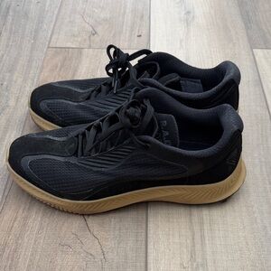 Black and Gum Rad Global V1s MENS
